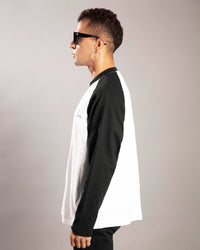 Drei Raglan Long-Sleeve T-Shirt