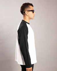 Drei Raglan Long-Sleeve T-Shirt