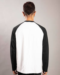 Drei Raglan Long-Sleeve T-Shirt