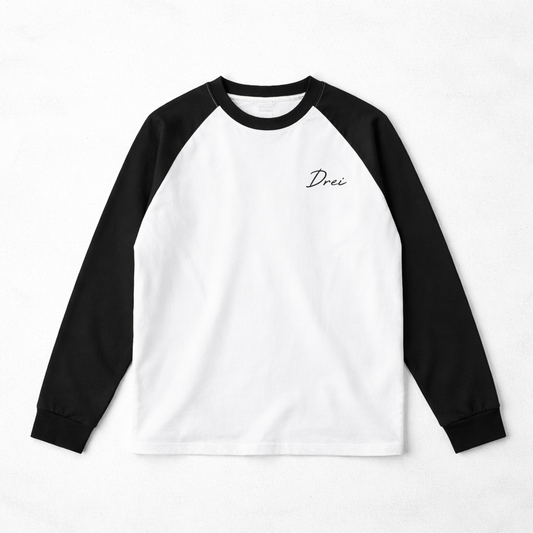 Drei Raglan Long-Sleeve T-Shirt